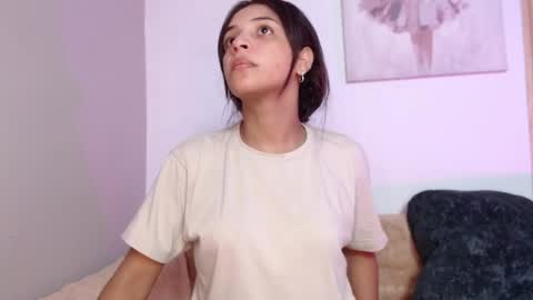 Snapshot of chloe_peach_ chatting on May 5, 2026, 12:35 pm chloe_peach_ online show from May 5, 2026, 12:35 pm