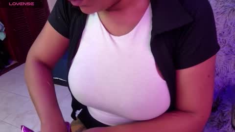 chloe_tgn online show from September 26, 2025, 11:47 am