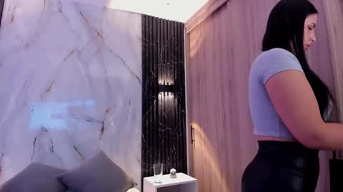 Snapshot of chloe_toms chatting on October 14, 2025, 10:27 am chloe online show from October 14, 2025, 10:27 am