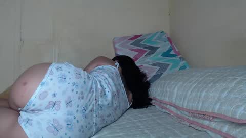 Chloe  online show from December 6, 2024, 4:06 pm