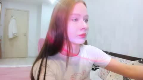 chloe wifey online show from October 28, 2025, 3:14 pm