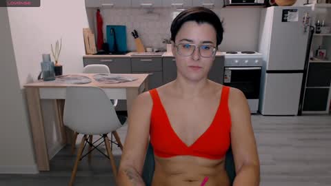 Eva and Sandra online show from December 8, 2024, 6:17 pm