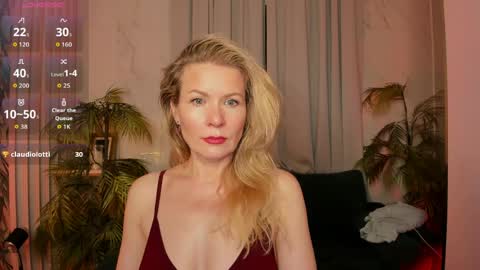 Julia online show from April 24, 2026, 1:13 pm