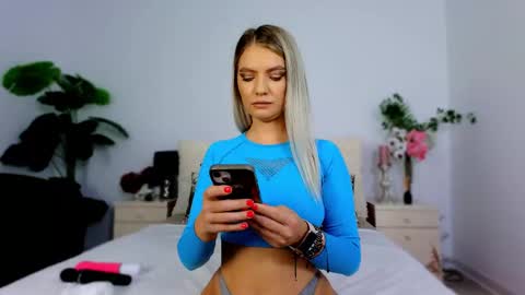 Snapshot of chloecheryy chatting on October 1, 2025, 4:18 am Chloe online show from October 1, 2025, 4:18 am