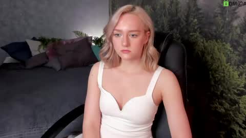 Snapshot of chloedeccker chatting on May 13, 2026, 2:20 am Chloe Deccker online show from May 13, 2026, 2:20 am