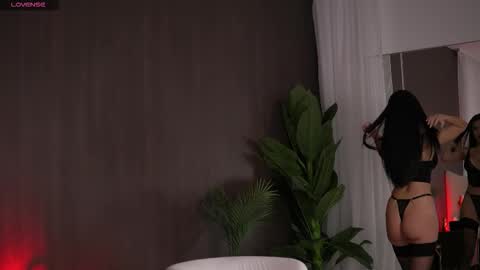 chloedevinex online show from October 9, 2025, 4:43 am