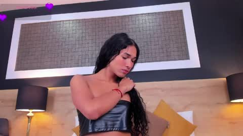 Chloe  online show from March 29, 2026, 1:33 pm