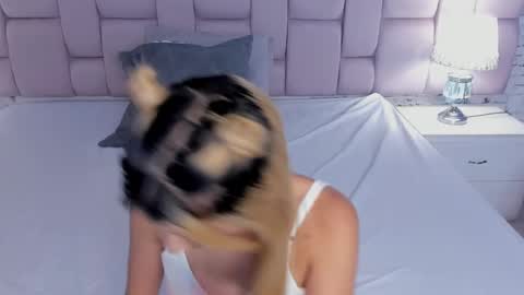 ChloeeLaurent online show from October 18, 2025, 4:48 am