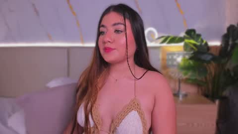 Chloee online show from October 17, 2025, 1:25 pm