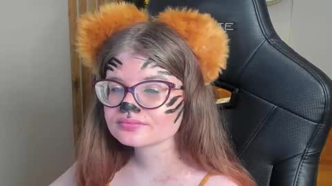 ChloeHalses online show from February 10, 2026, 6:45 pm