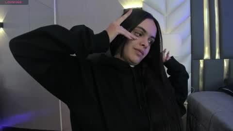  Chloe Harper  online show from April 17, 2026, 11:46 am