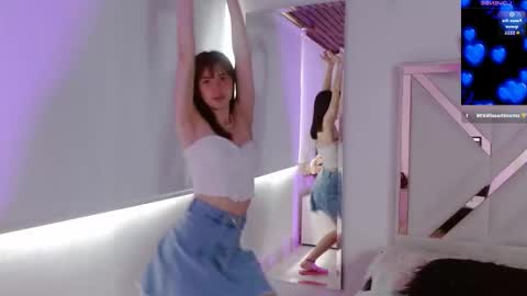 Chloe online show from October 7, 2025, 3:31 pm