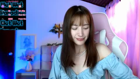 Chloe online show from November 6, 2025, 8:32 pm