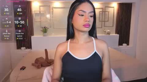 Chloe Moon online show from October 7, 2025, 11:51 am