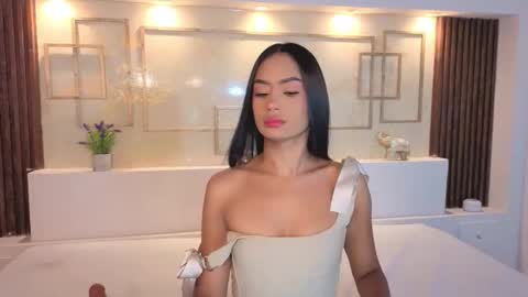 Chloe Moon online show from October 23, 2025, 11:53 am