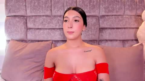 Chloe  online show from September 25, 2025, 10:46 pm