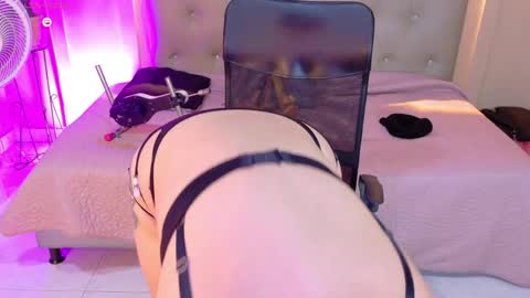 Snapshot of chloerossee chatting on April 21, 2026, 1:42 am Chloe rosse online show from April 21, 2026, 1:42 am