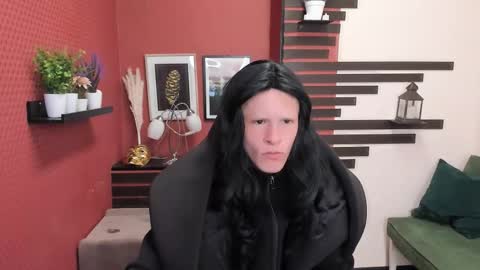 Chloe online show from September 29, 2025, 10:42 am