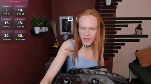 Chloe online show from October 23, 2025, 11:53 am