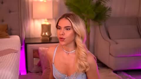 Chloe online show from January 9, 2025, 3:04 am