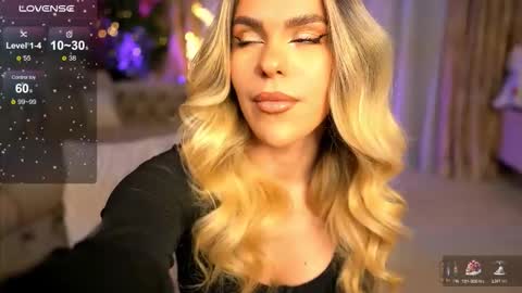 Chloe online show from December 21, 2025, 9:33 pm