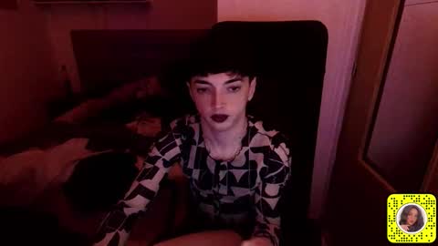 Snapshot of chloevenommm chatting on April 19, 2026, 12:26 pm chloevenommm online show from April 19, 2026, 12:26 pm