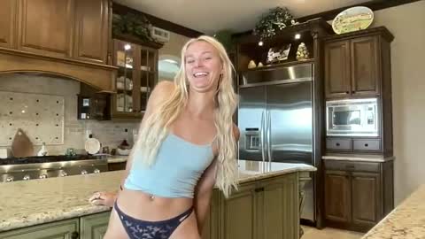 Chloe Babe online show from April 2, 2026, 5:54 pm