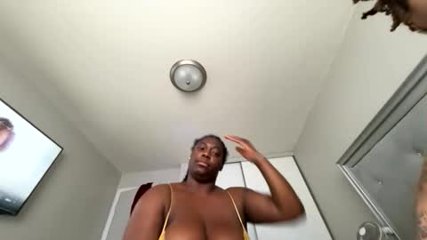 lightchocolate online show from April 26, 2026, 9:01 pm