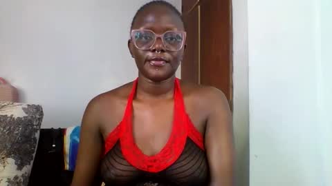 Snapshot of chocolate_enne chatting on October 25, 2025, 12:45 pm chocolate babes online show from October 25, 2025, 12:45 pm