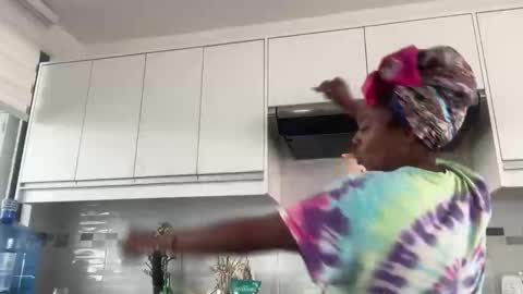 ChocolateCakeQueen online show from November 9, 2025, 2:59 pm