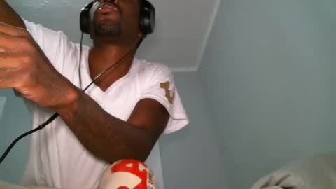 chocolatedolla online show from January 3, 2025, 7:50 pm