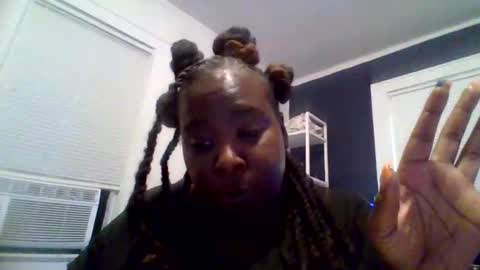 Snapshot of chocolatenipps chatting on October 6, 2025, 1:47 am SexyNipples online show from October 6, 2025, 1:47 am