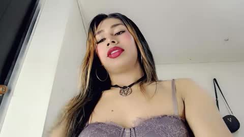 chocolatetriplex online show from October 27, 2025, 6:23 pm