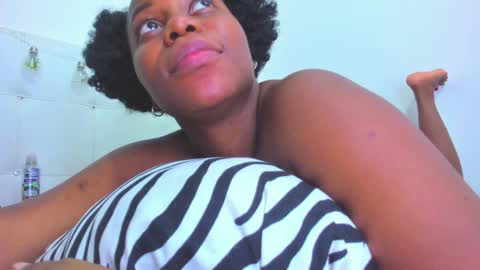 Snapshot of chocoo_dessert chatting on January 11, 2025, 9:15 am online show from January 11, 2025, 9:15 am