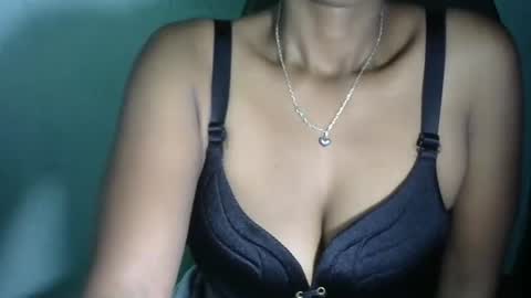 choe03 online show from October 24, 2025, 4:31 am