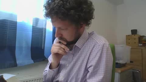 Snapshot of chr35is09 chatting on March 4, 2025, 10:46 am chr35is09 online show from March 4, 2025, 10:46 am