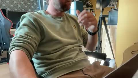 chris13abcd online show from March 23, 2026, 9:57 am