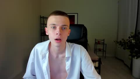 Snapshot of chris_18rown chatting on March 3, 2025, 8:43 pm Chris Brown online show from March 3, 2025, 8:43 pm