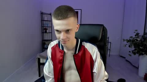 Snapshot of chris_18rown chatting on March 10, 2025, 5:39 pm Chris Brown online show from March 10, 2025, 5:39 pm