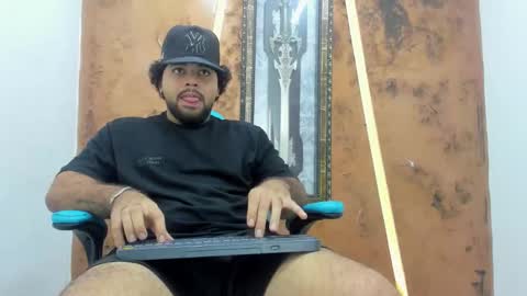 Snapshot of chris_evans00 chatting on March 1, 2026, 7:49 pm chris_evans00 online show from March 1, 2026, 7:49 pm