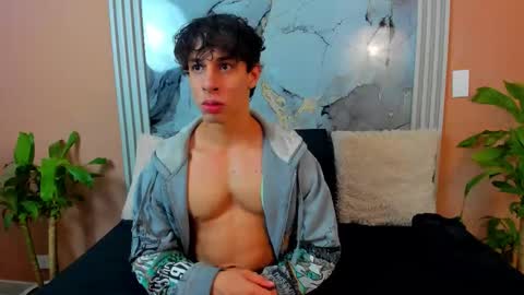 Chris Evans online show from November 14, 2025, 4:22 am