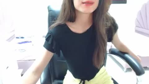 Snapshot of chris_gil785 chatting on March 8, 2025, 4:01 am Christal Gil online show from March 8, 2025, 4:01 am