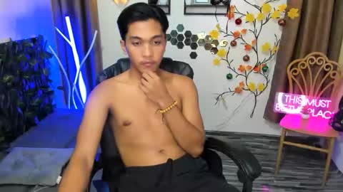 chris_hardfucker online show from December 15, 2025, 11:58 am