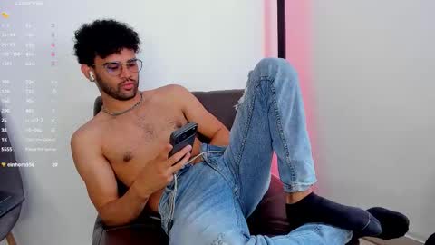 Im Chirs IM MODEL INDEPENDT online show from January 13, 2026, 6:13 pm