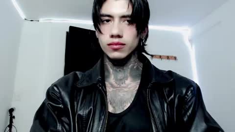 CHRIS  INDEPENT MODEL online show from January 27, 2025, 10:06 pm