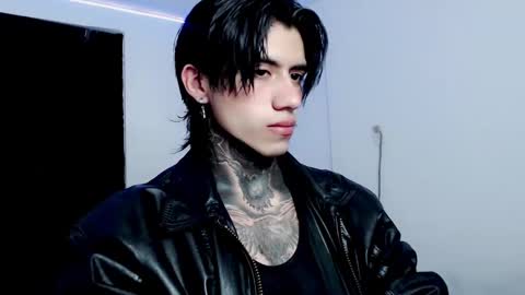 CHRIS  INDEPENT MODEL online show from February 5, 2025, 9:50 pm