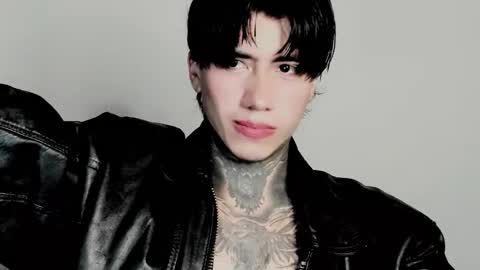 CHRIS  INDEPENT MODEL online show from November 10, 2025, 11:59 pm