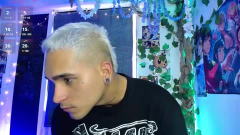 Snapshot of chriss_wg_ chatting on December 19, 2024, 6:34 pm Christian Wang online show from December 19, 2024, 6:34 pm