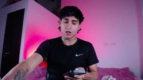 Snapshot of chriss_wg_ chatting on October 13, 2025, 1:16 am Christian Wang online show from October 13, 2025, 1:16 am