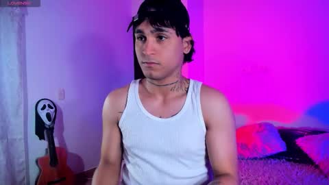 Snapshot of chriss_wg_ chatting on November 4, 2025, 12:10 am Christian Wang online show from November 4, 2025, 12:10 am